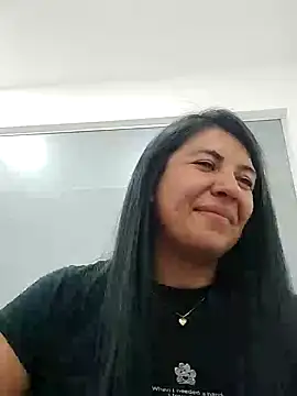 aisha latina online show from January 31, 2025, 9:05 pm