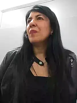 aisha latina online show from February 4, 2025, 5:34 pm