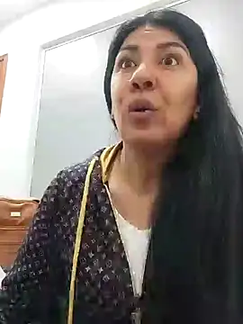 aisha latina online show from February 12, 2025, 2:54 pm