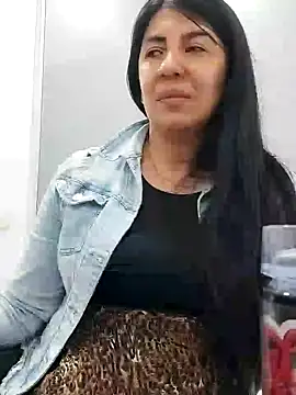 aisha latina online show from February 20, 2025, 7:41 pm