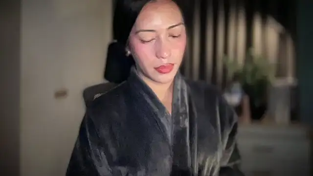 Snapshot of Jasmine_Elcock chatting on April 15, 2026, 8:10 am Jasmine Elcock online show from April 15, 2026, 8:10 am