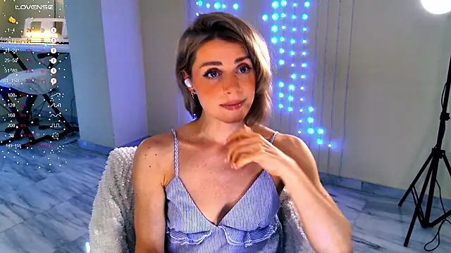 Snapshot of Arielle__03 chatting on March 1, 2026, 12:45 am Arielle 03 online show from March 1, 2026, 12:45 am