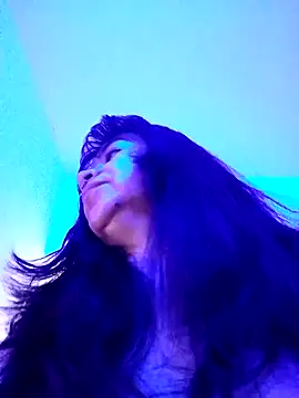 karlablue  online show from October 26, 2025, 6:47 pm