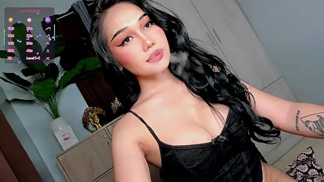 Icon1c LiLy online show from May 13, 2026, 4:04 pm
