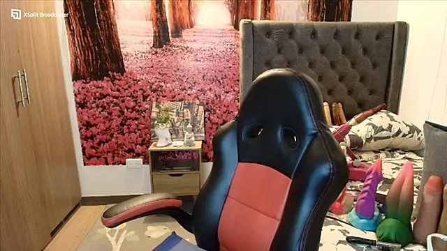 Snapshot of sofia23dirty chatting on October 12, 2025, 10:25 am sofia23dirty online show from October 12, 2025, 10:25 am