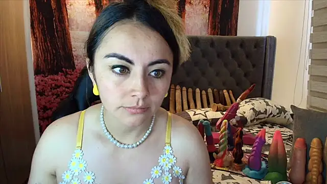 Snapshot of sofia23dirty chatting on October 31, 2025, 6:42 pm sofia23dirty online show from October 31, 2025, 6:42 pm