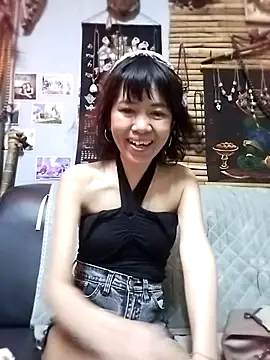 Snapshot of Little_suzy5 chatting on July 13, 2026, 8:11 pm Little suzy5 online show from July 13, 2026, 8:11 pm