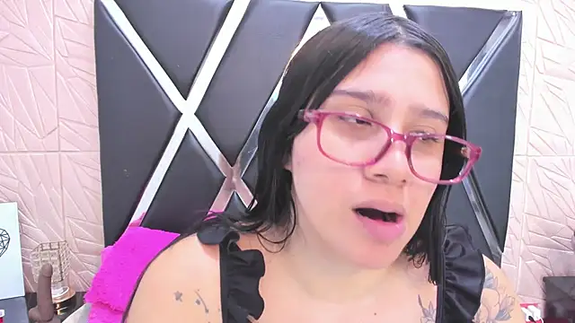 Snapshot of MiaCelestte chatting on January 28, 2025, 11:07 pm MiaCelestte online show from January 28, 2025, 11:07 pm