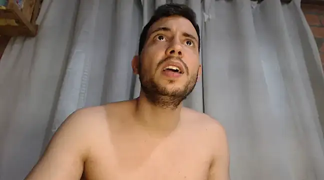 Snapshot of Armando_2002 chatting on January 17, 2025, 10:45 pm Armando 2002 online show from January 17, 2025, 10:45 pm