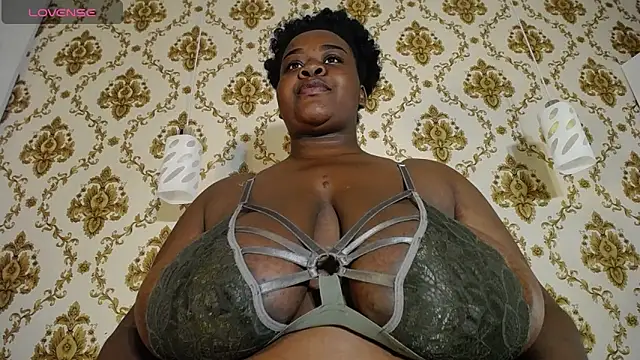 Snapshot of KARATIBBY_COX chatting on April 14, 2026, 12:55 pm KARATIBBY COX online show from April 14, 2026, 12:55 pm