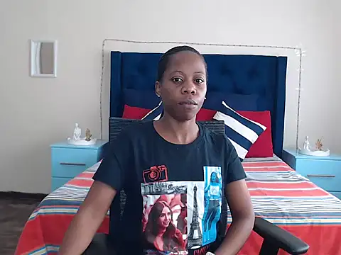 QUEENMANDYY online show from March 24, 2026, 6:29 am