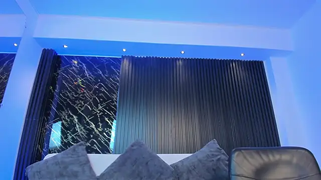 miataylorr1 online show from January 10, 2025, 6:17 pm