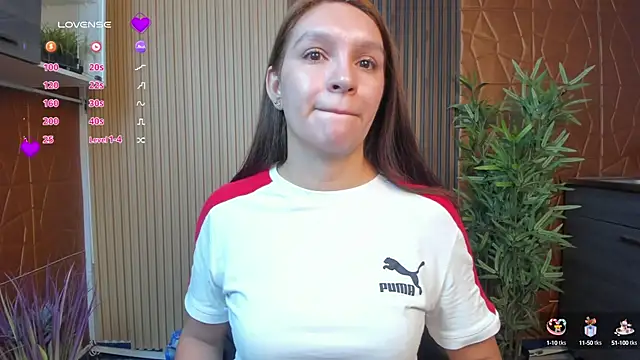 miataylorr1 online show from February 19, 2025, 12:22 pm