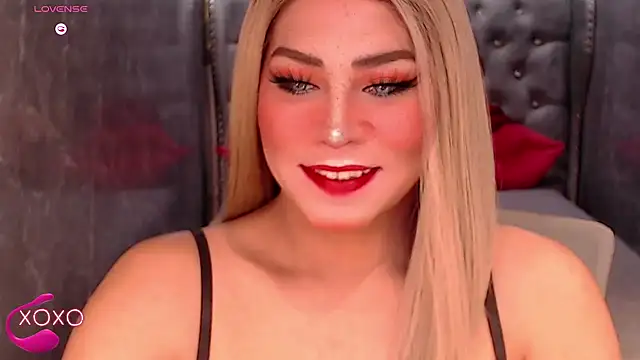 Snapshot of QUEEN_GIAMOORE69 chatting on September 26, 2025, 9:52 pm QUEEN GIAMOORE69 online show from September 26, 2025, 9:52 pm