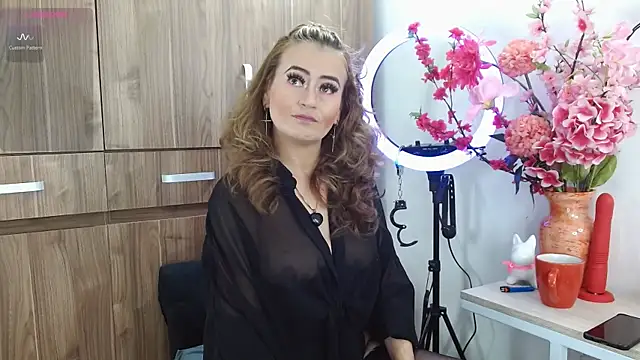 magenta maturr online show from October 13, 2025, 3:01 pm