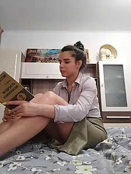 baby sweet girl  online show from March 21, 2025, 1:56 am