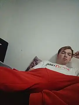 BigJuicy18cm online show from December 15, 2025, 10:47 pm