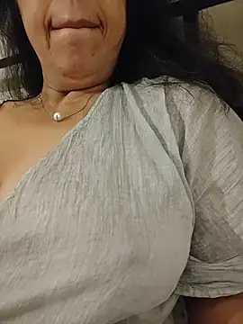 Susannemilf online show from March 28, 2026, 4:01 am