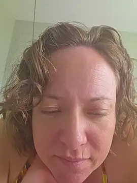 julimonroe online show from July 6, 2026, 4:42 pm