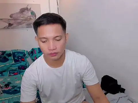 xSebastian19 online show from December 21, 2025, 9:33 pm