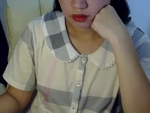    zurIII09  online show from September 21, 2025, 7:15 pm