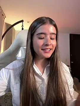 Snapshot of Stormiie777 chatting on February 6, 2026, 1:43 am Stormiie777 online show from February 6, 2026, 1:43 am