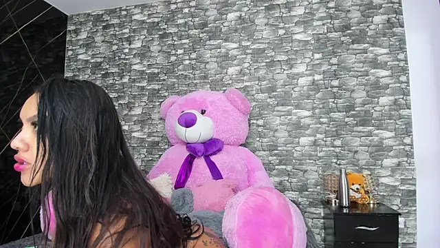 HeidyWillss online show from March 18, 2025, 7:20 pm