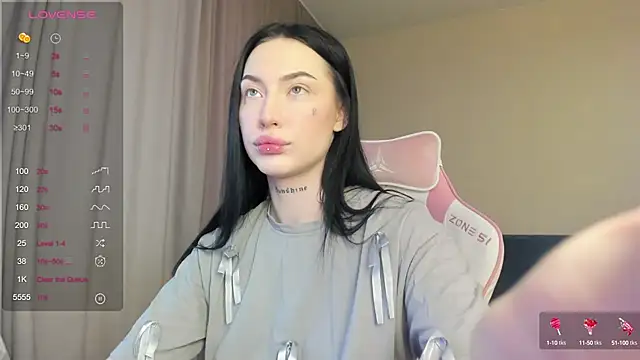 JenniferQueen11 online show from January 17, 2025, 6:47 am