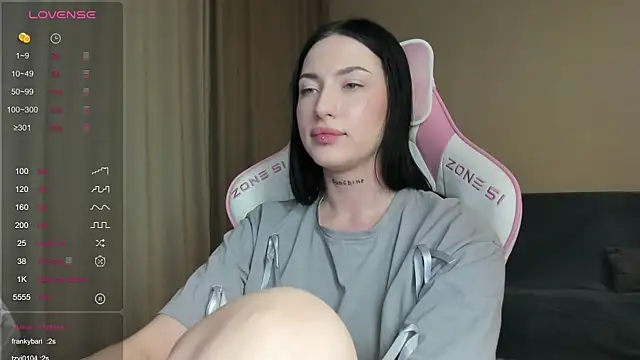 JenniferQueen11 online show from January 26, 2025, 1:52 am