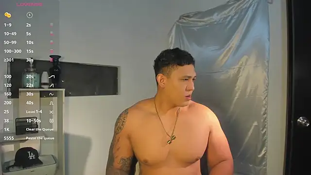 Snapshot of Colton_Massif chatting on December 15, 2024, 11:09 pm Colton Massif online show from December 15, 2024, 11:09 pm