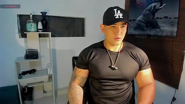 Snapshot of Colton_Massif chatting on December 30, 2024, 1:37 am Colton Massif online show from December 30, 2024, 1:37 am