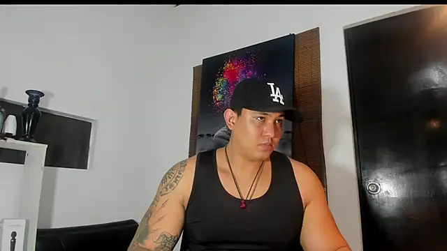 Snapshot of Colton_Massif chatting on January 29, 2025, 11:20 am Colton Massif online show from January 29, 2025, 11:20 am