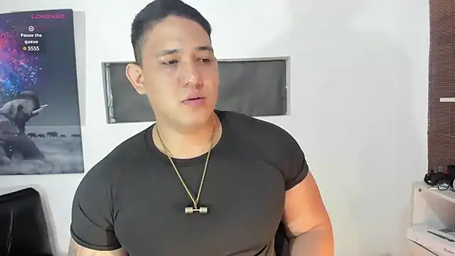 Snapshot of Colton_Massif chatting on February 13, 2025, 12:35 am Colton Massif online show from February 13, 2025, 12:35 am