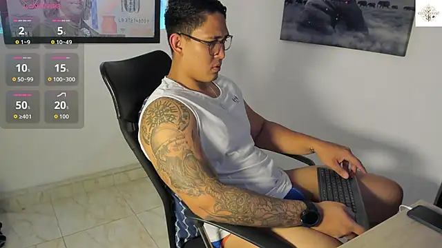 Snapshot of Colton_Massif chatting on October 22, 2025, 8:52 pm Colton Massif online show from October 22, 2025, 8:52 pm