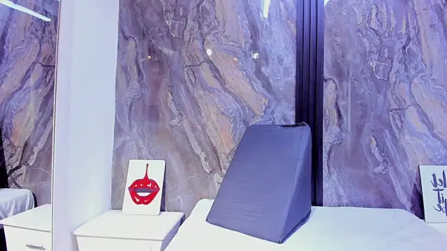 Snapshot of HellenJohansson chatting on December 4, 2025, 3:38 am HellenJohansson online show from December 4, 2025, 3:38 am