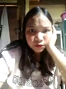 Snapshot of milkytitsmom4u chatting on January 30, 2025, 5:49 pm milkytitsmom4u online show from January 30, 2025, 5:49 pm