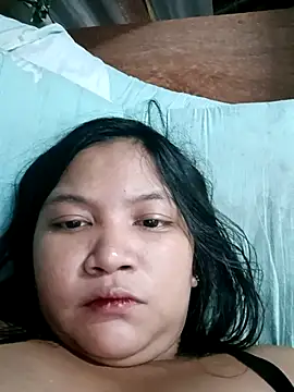 Snapshot of milkytitsmom4u chatting on September 16, 2025, 5:19 am milkytitsmom4u online show from September 16, 2025, 5:19 am