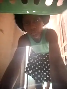 Snapshot of Petite_li chatting on December 4, 2025, 11:19 am Petite li online show from December 4, 2025, 11:19 am