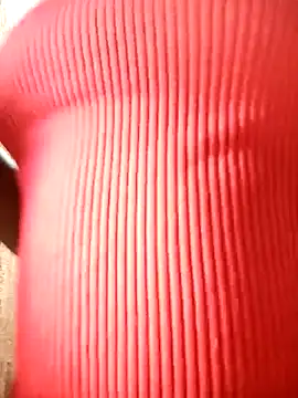 Snapshot of Petite_li chatting on February 14, 2026, 5:15 am Petite li online show from February 14, 2026, 5:15 am