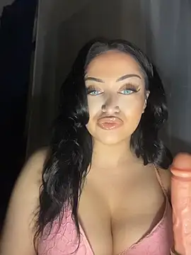 EmiliaPetrova online show from July 19, 2026, 10:24 pm