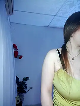 lorenitabella online show from February 15, 2026, 9:52 am