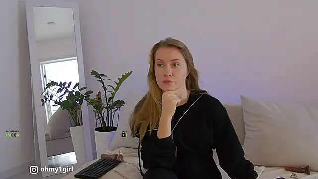 Fallinlove1 online show from February 27, 2026, 10:15 am