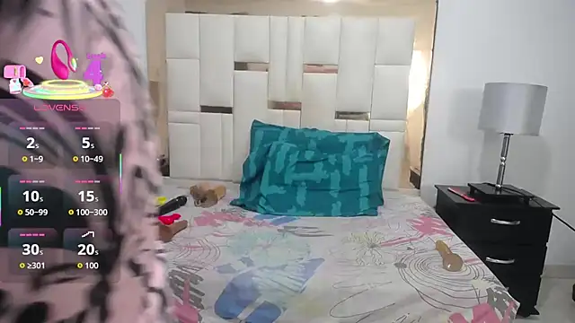 ambercordoba online show from October 25, 2025, 8:03 pm