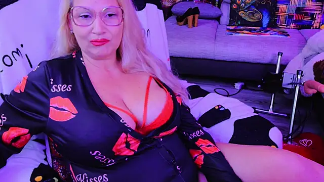 Snapshot of mature_lisa_naughty chatting on September 14, 2025, 9:14 pm mature lisa naughty online show from September 14, 2025, 9:14 pm