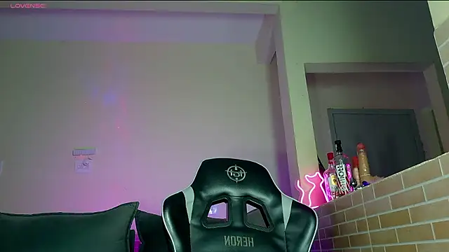 isa hotwifee online show from March 19, 2026, 5:39 pm