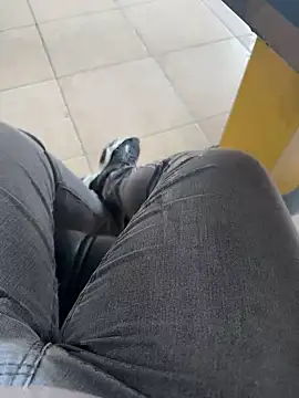 Snapshot of S2kicibey06 chatting on January 15, 2025, 11:10 am S2kicibey06 online show from January 15, 2025, 11:10 am