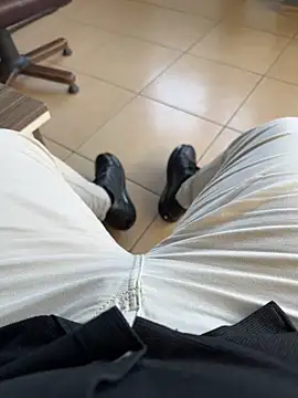 Snapshot of S2kicibey06 chatting on March 22, 2025, 11:32 am S2kicibey06 online show from March 22, 2025, 11:32 am