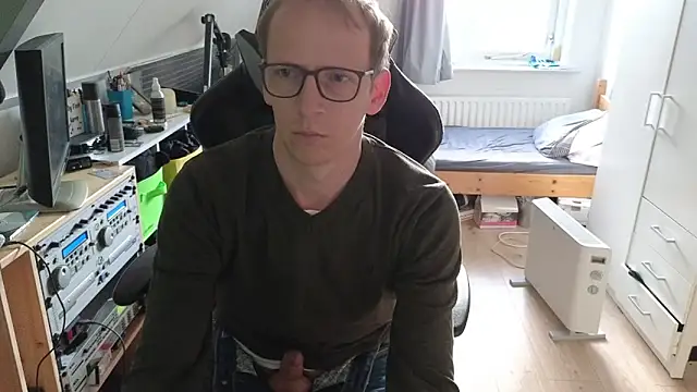 sexmenlion online show from April 19, 2026, 5:56 pm