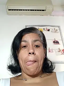 Molly newman6 online show from April 15, 2026, 1:29 pm