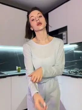 Camilla Railian online show from December 22, 2024, 3:33 pm